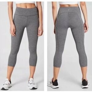 Athleta Ultimate Stash Pocket Capri Leggings SuperSonic Gray Heather Small‎